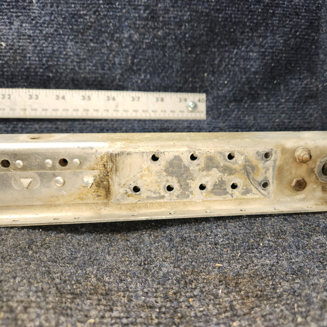 Used aircraft parts for sale, 0512124-43 Cessna 172E Center Spar Assembly