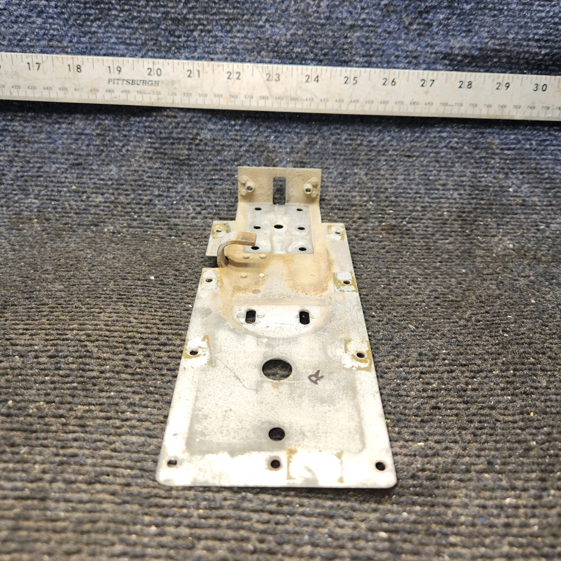 Used aircraft parts for sale, 0413388-1 cessna 150G Mounting Plate Assembly