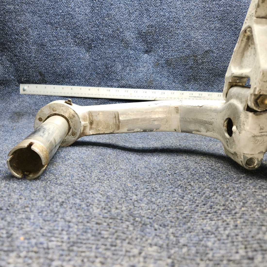 Used aircraft parts for sale, 67927-009 PIPER PA28RT-201 Main Gear Assy RH