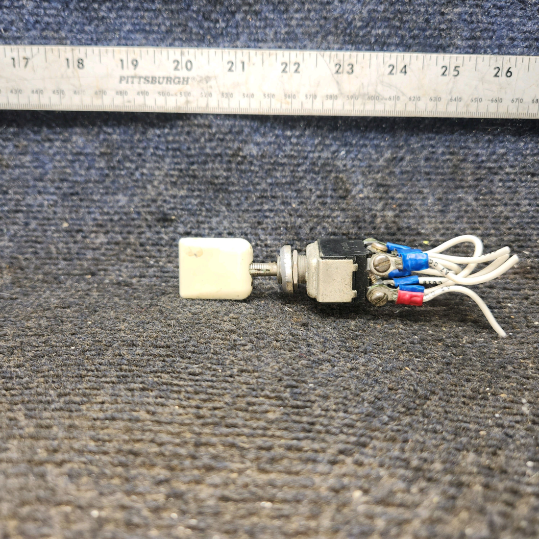 Used aircraft parts for sale, MS25201-6 cessna 150G Flap Position Switch