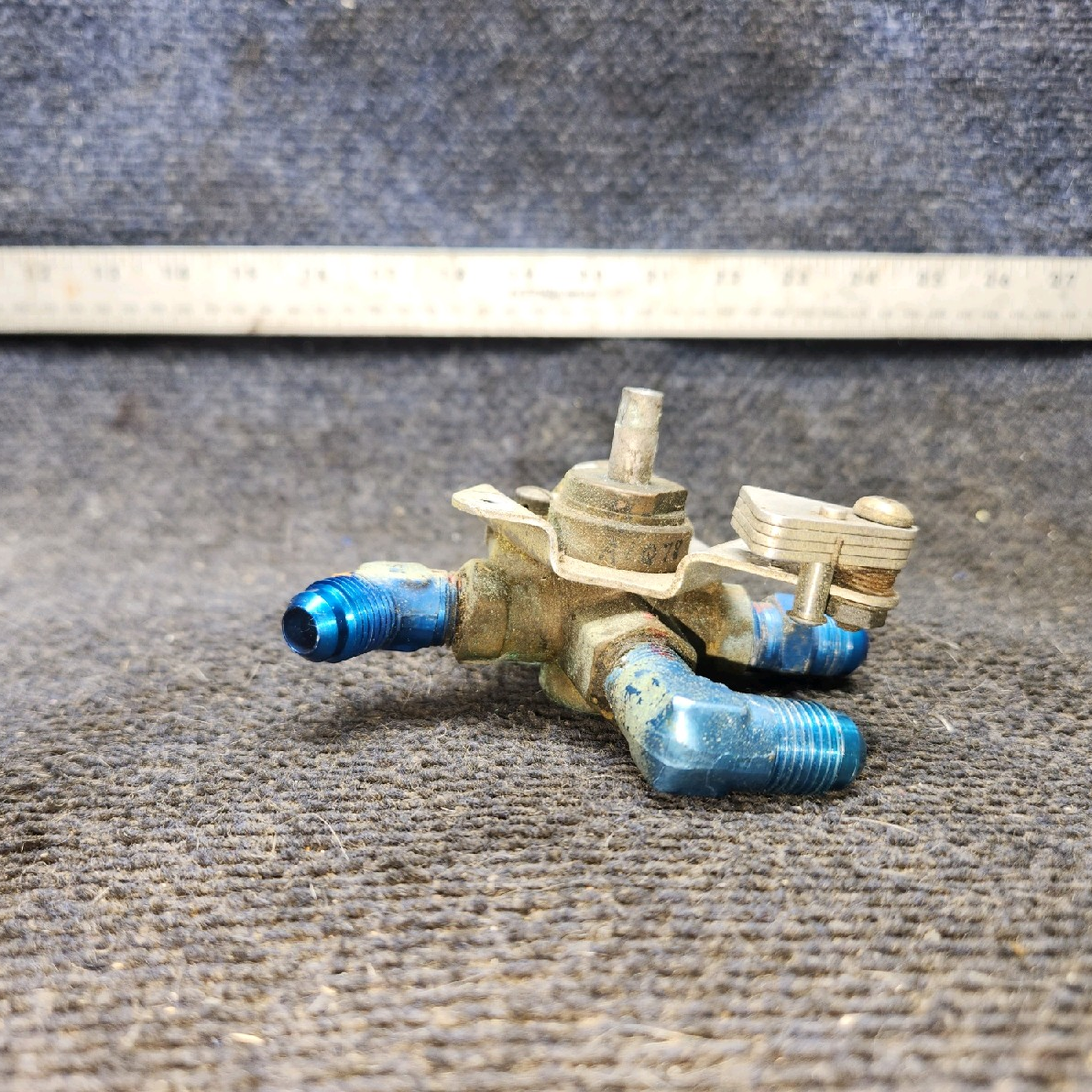 Used aircraft parts for sale, 491-947 6S122 piper PA-28-181 Fuel Selector Valve Assembly