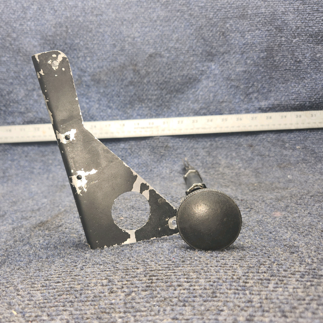 Used aircraft parts for sale, 62829-000 Piper PA28-140 Rudder Trim Shaft Assy With Braket.