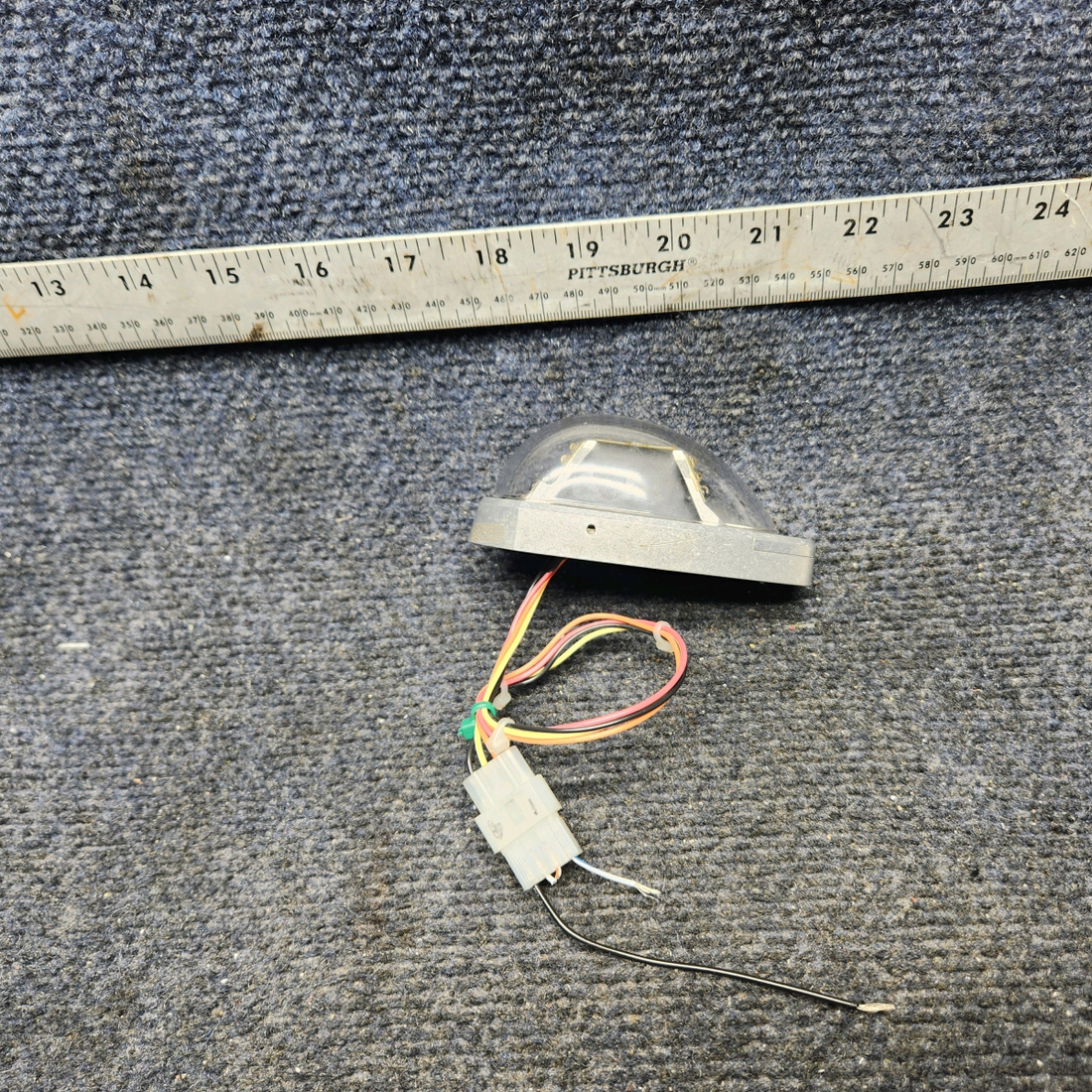 Used aircraft parts for sale, 01-0790725-02 WHELEN OR6501R PIPER PA-24-250 Rev. D Whelen OR6501R Wing Tip Position Light LH  (V: 14) "RED"