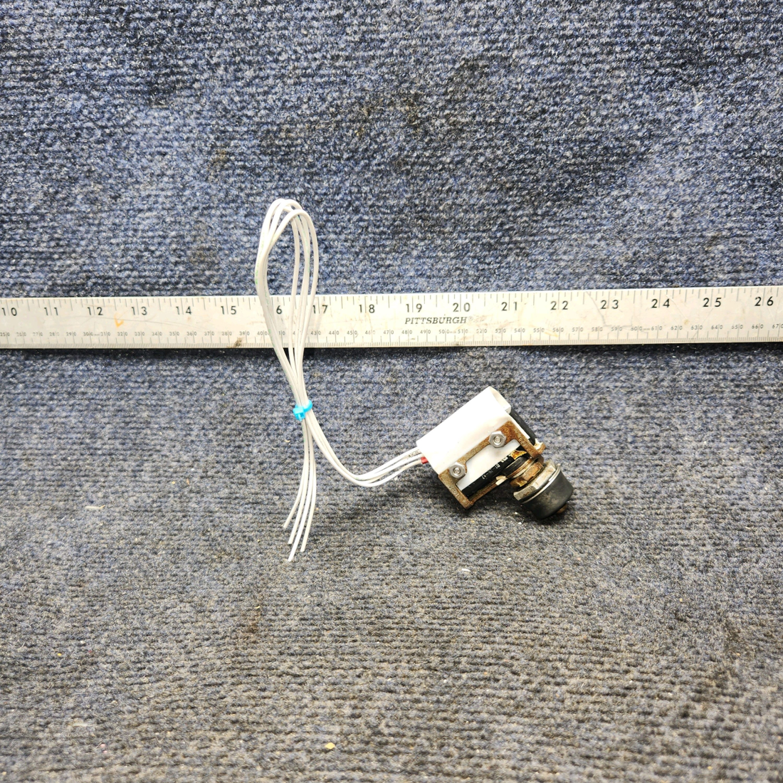 Used aircraft parts for sale, DT-2R-A7 PIPER PA-24-250 Landing Gear Micro Limit Switch