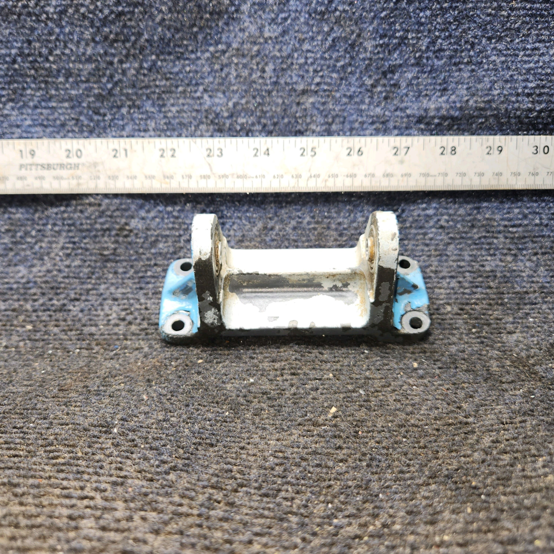Used aircraft parts for sale, 95-610011-1 Beechcraft 35-33 Hinge Elevator Center