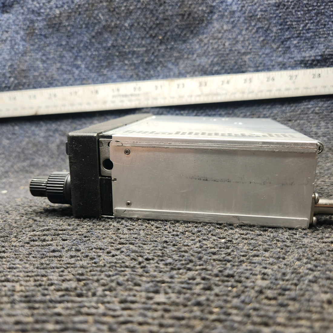 Used aircraft parts for sale, 011-00433-00 Garmin GNC-300XL cessna 172N GPS-Com Radio with Tray (Volts: 14)