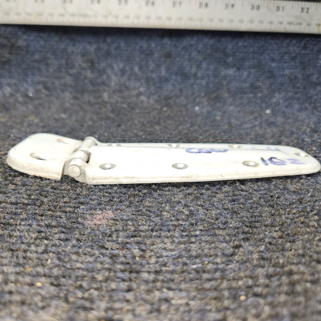 Used aircraft parts for sale, 0711037-19 Cessna Cabin Door  Hinge Assembly Lower - LH