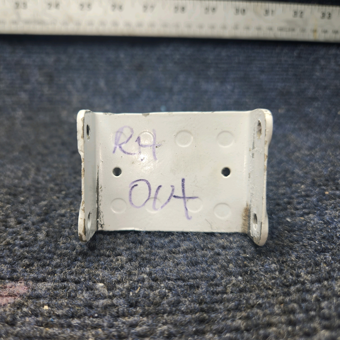 Used aircraft parts for sale, 35-135025-32 BEECHCRAFT 95-55B Outboard Aileron Hinge/Bracket Assembly  - RH