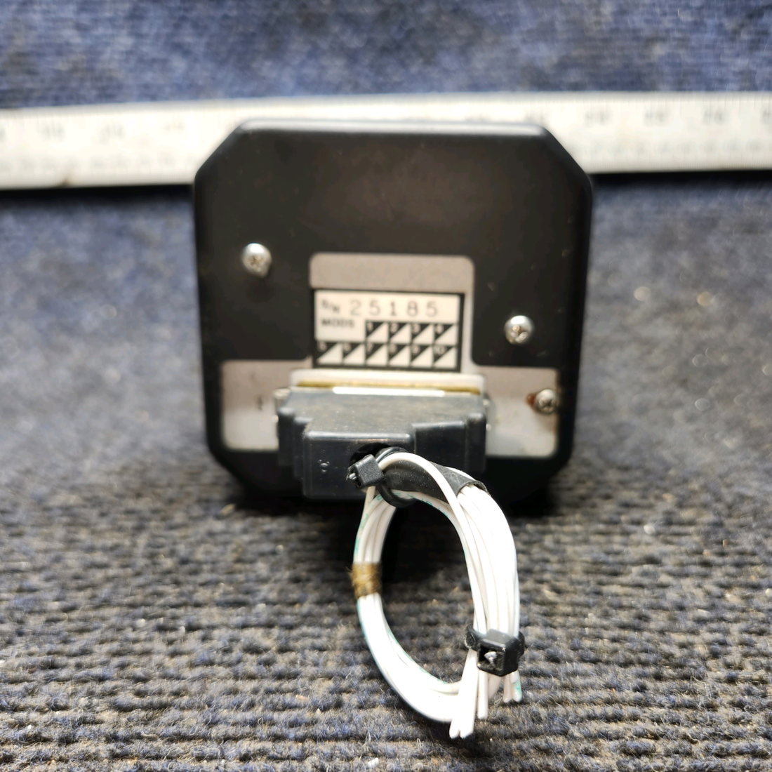 Used aircraft parts for sale, ID-824 Narco Avionics ID-824 Piper PA28-140 VOR LOC Indicator