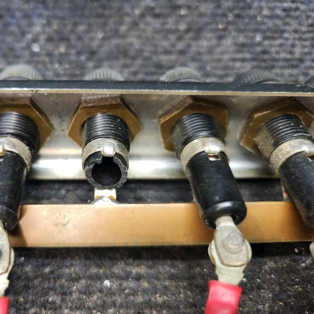 Used aircraft parts for sale, 63868-000 Piper PA-28-140 Fuse Holder Channel Assembly
