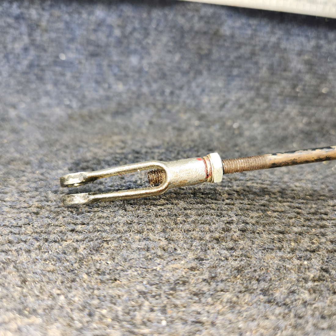 Used aircraft parts for sale, 65407-007 Airborne 1H65-5 Piper PA32RT-300 Fuel Selector Valve with Rod