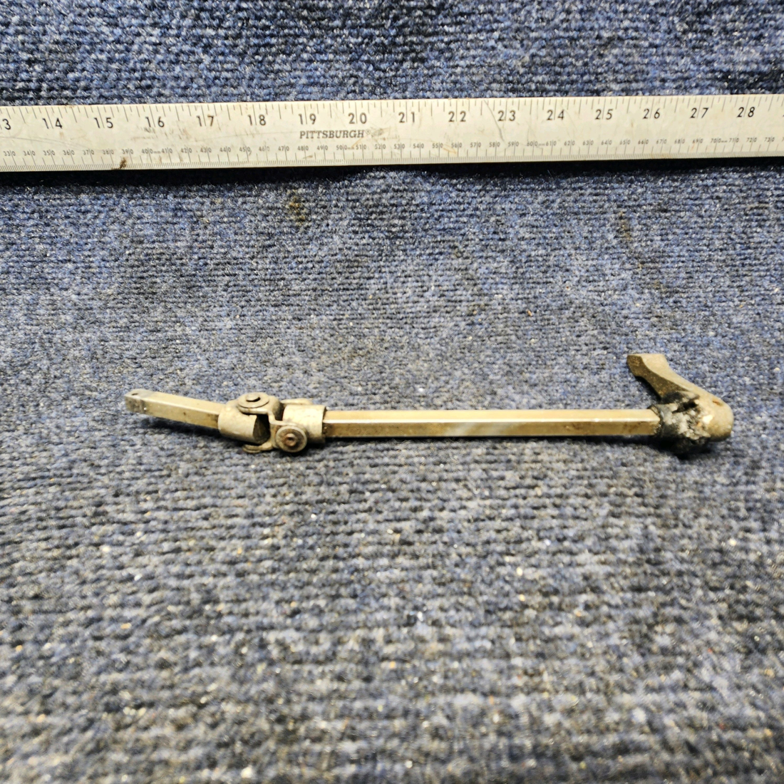 Used aircraft parts for sale, 0511157-14 , 0511157-19 Cessna FUEL SELECTOR SHAFT & HANDLE ASSEMBLY.