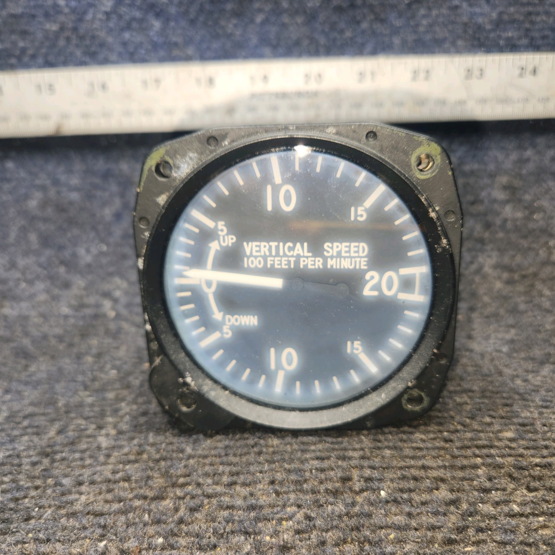 Used aircraft parts for sale, 7000 United Instruments Cessna 172 Vertical Speed Indicator