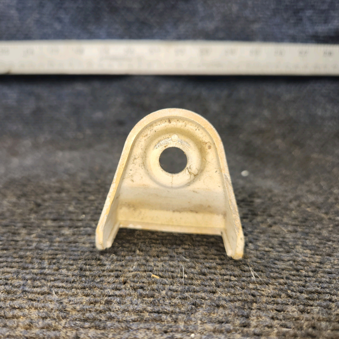 Used aircraft parts for sale, 0415010-1 cessna 172N Shoulder Harness Attach Cover