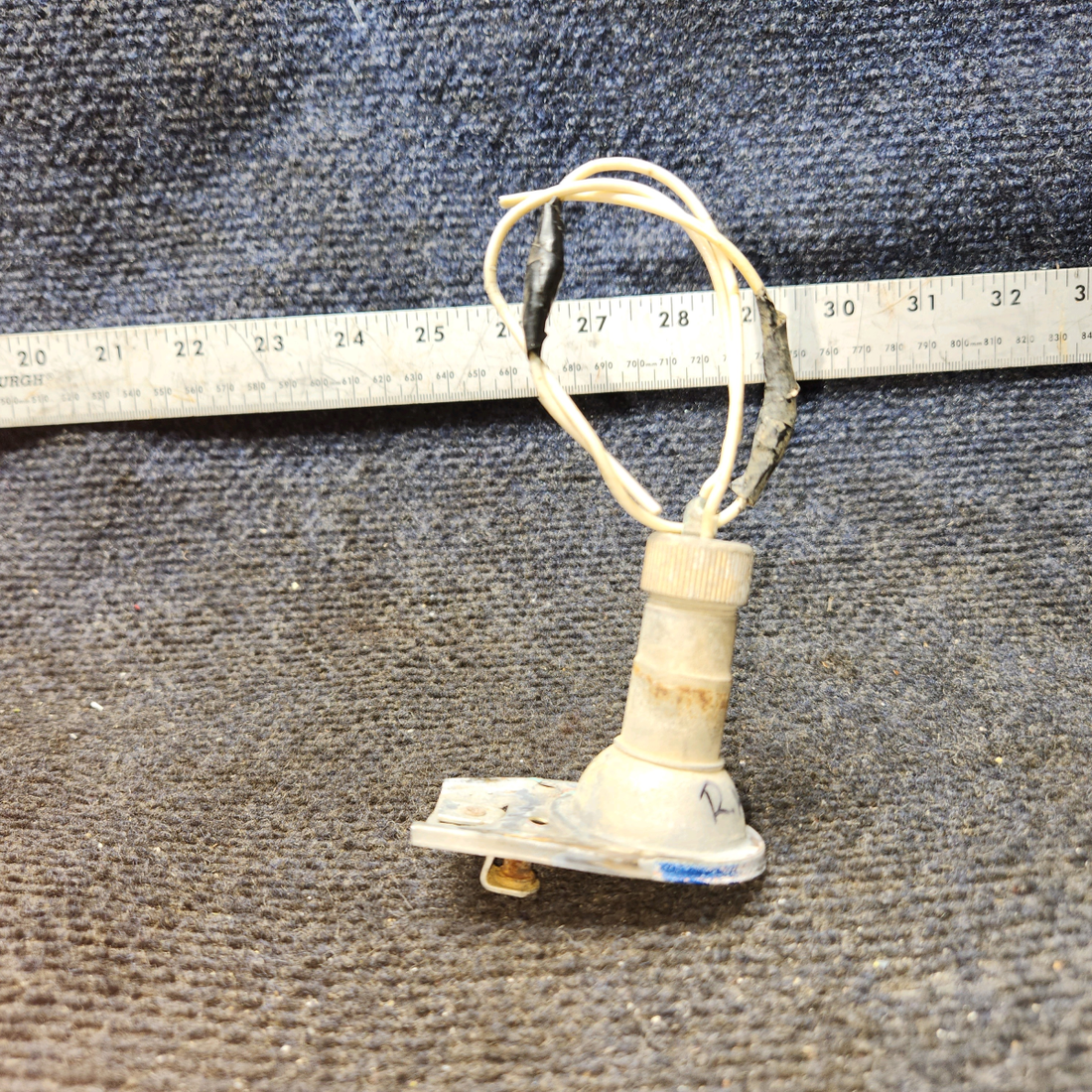Used aircraft parts for sale, 30-0009-23 Cessna 172F Wing Nav Light Base