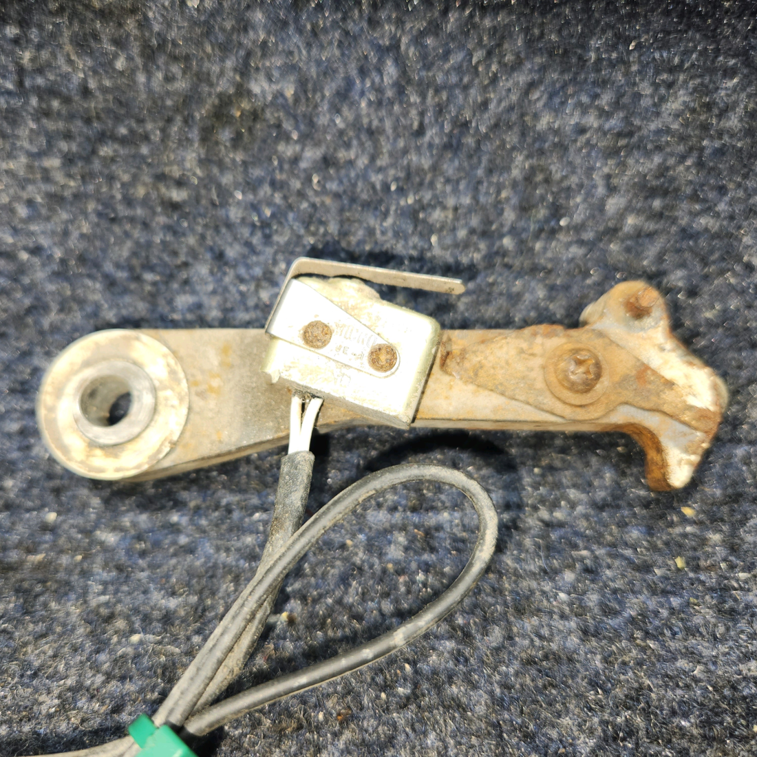 Used aircraft parts for sale, 2241118-1 Cessna 172RG Down Lock Hook Assy And Bushing