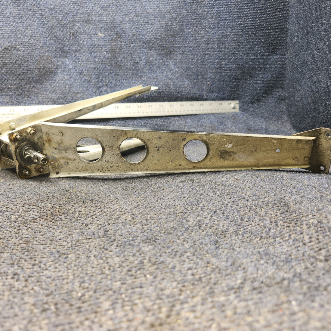 Used aircraft parts for sale, 65244-000, 65245-000, 65246-000 Piper PA28-161 Stabilator Trim Control and Shaft