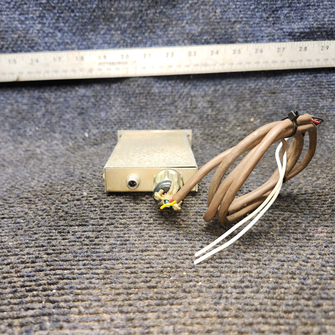 Used aircraft parts for sale, 46150-2 Airmarc 128H Piper PA28-140 Marker Beacon Indicator 14V