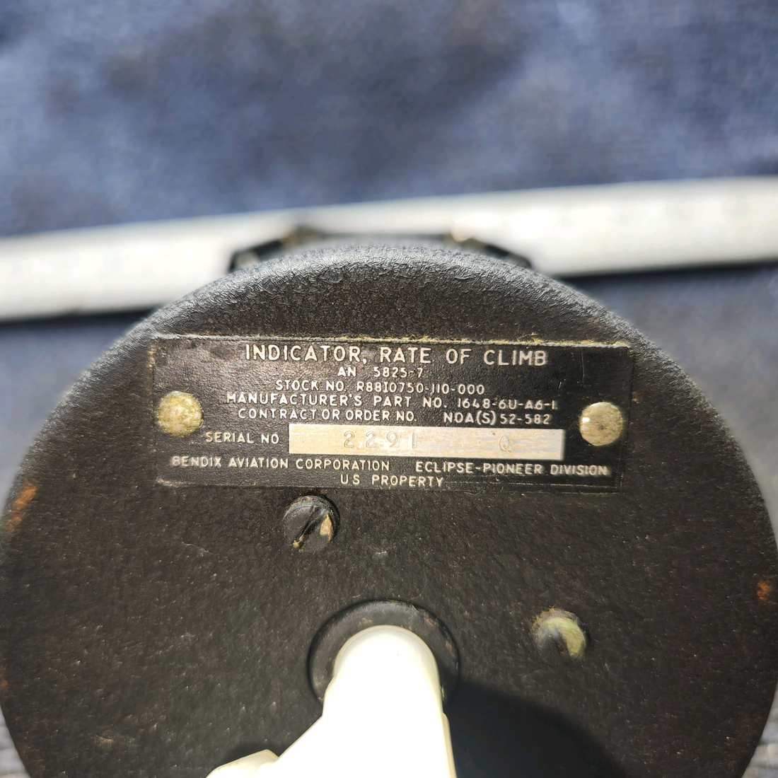 Used aircraft parts for sale, 1648-6U-A6-1 Bendix Beechcraft 35-33 Vertical Speed Indicator
