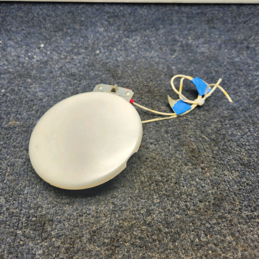 Used aircraft parts for sale, 66632-000 PIPER PA28-140 REFLECTOR DOME LIGHT ASSY (VOLTS: 14)