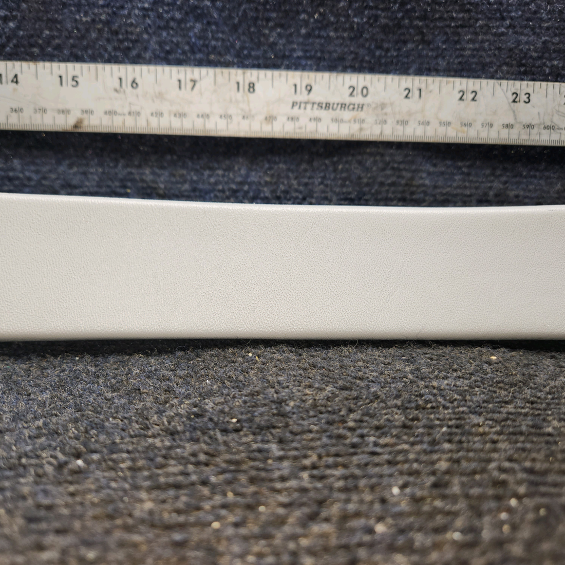 Used aircraft parts for sale, P0500210-40-LG Premier Aero Cessna 172E Side Window Molding RH