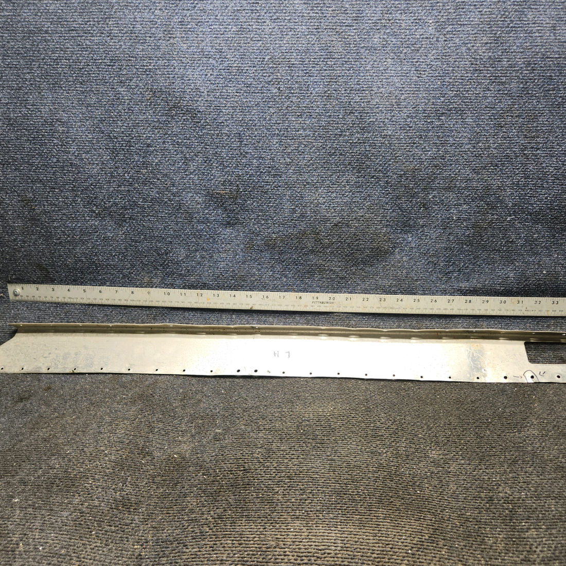 Used aircraft parts for sale, 0511116-12 Cessna 172E Lower Door Sill Assy With Support LH