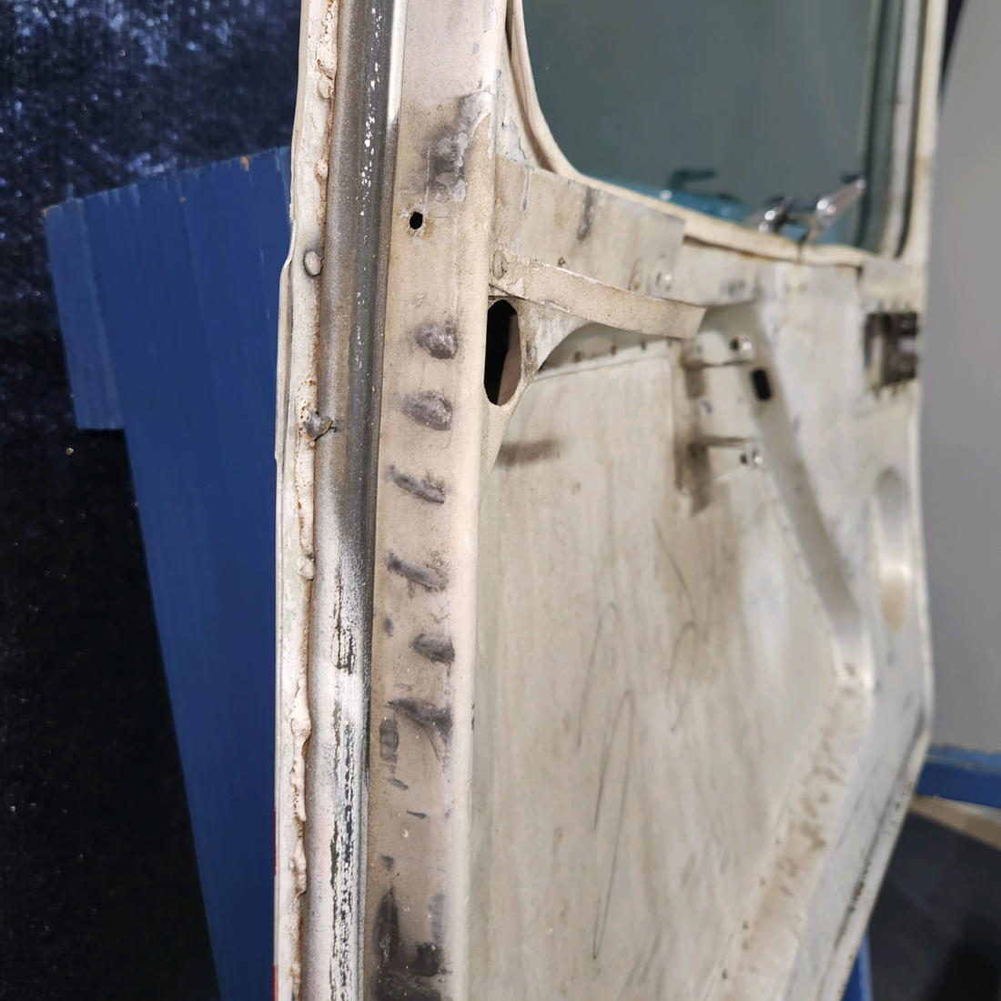 Used aircraft parts for sale, 0413033-2 cessna 150G Cabin Door – RH