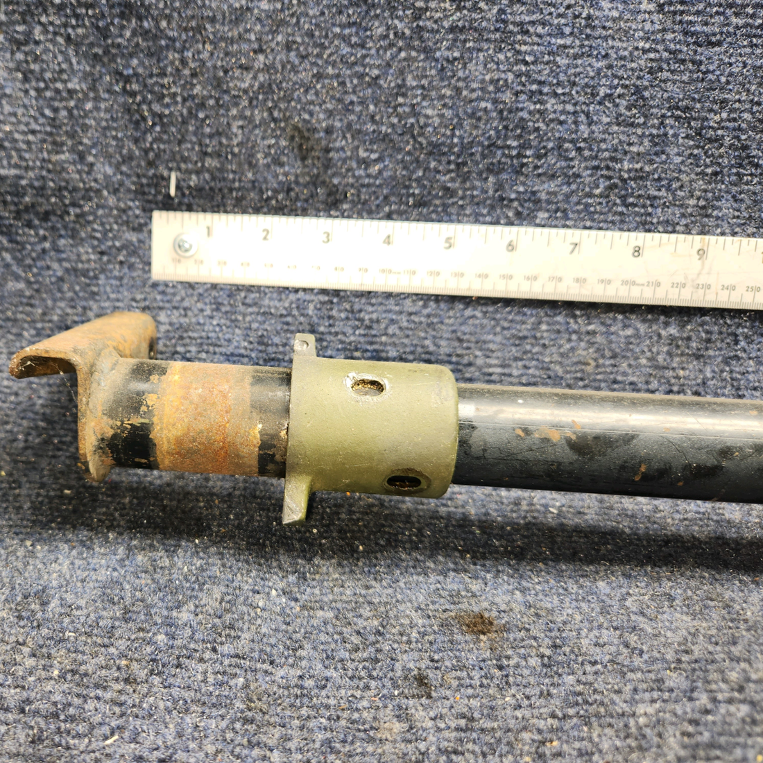 Used aircraft parts for sale, 62705-000 Piper PA28RT-200 Flap Torque Tube Assembly