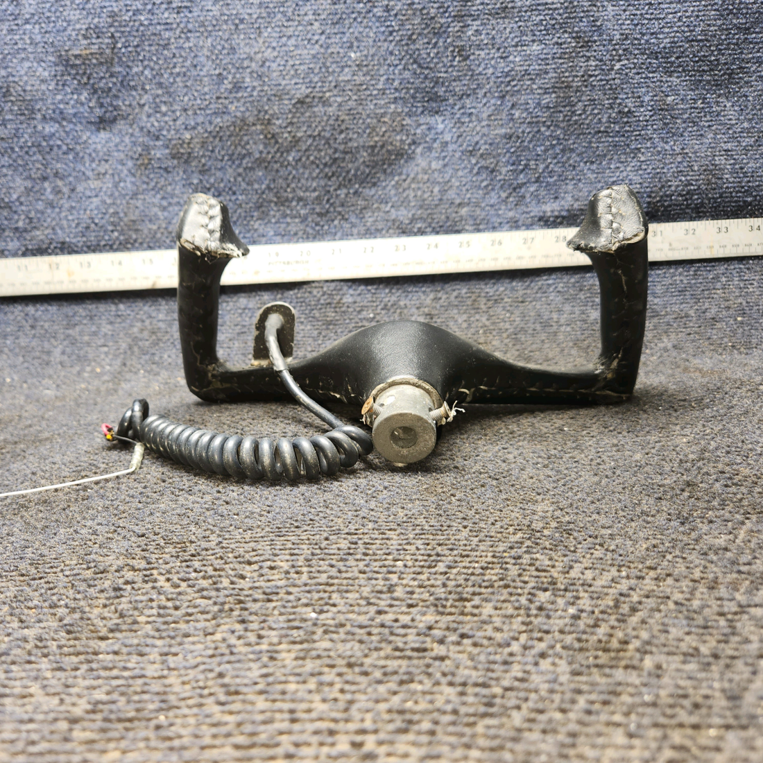 Used aircraft parts for sale, 0713747-200 Cessna 182G Wheel and Adapter Assembly Control