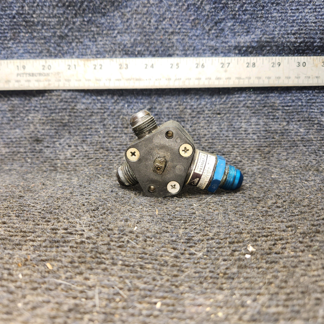 Used aircraft parts for sale, 9851067-4 cessna 172N Fuel Selector Valve