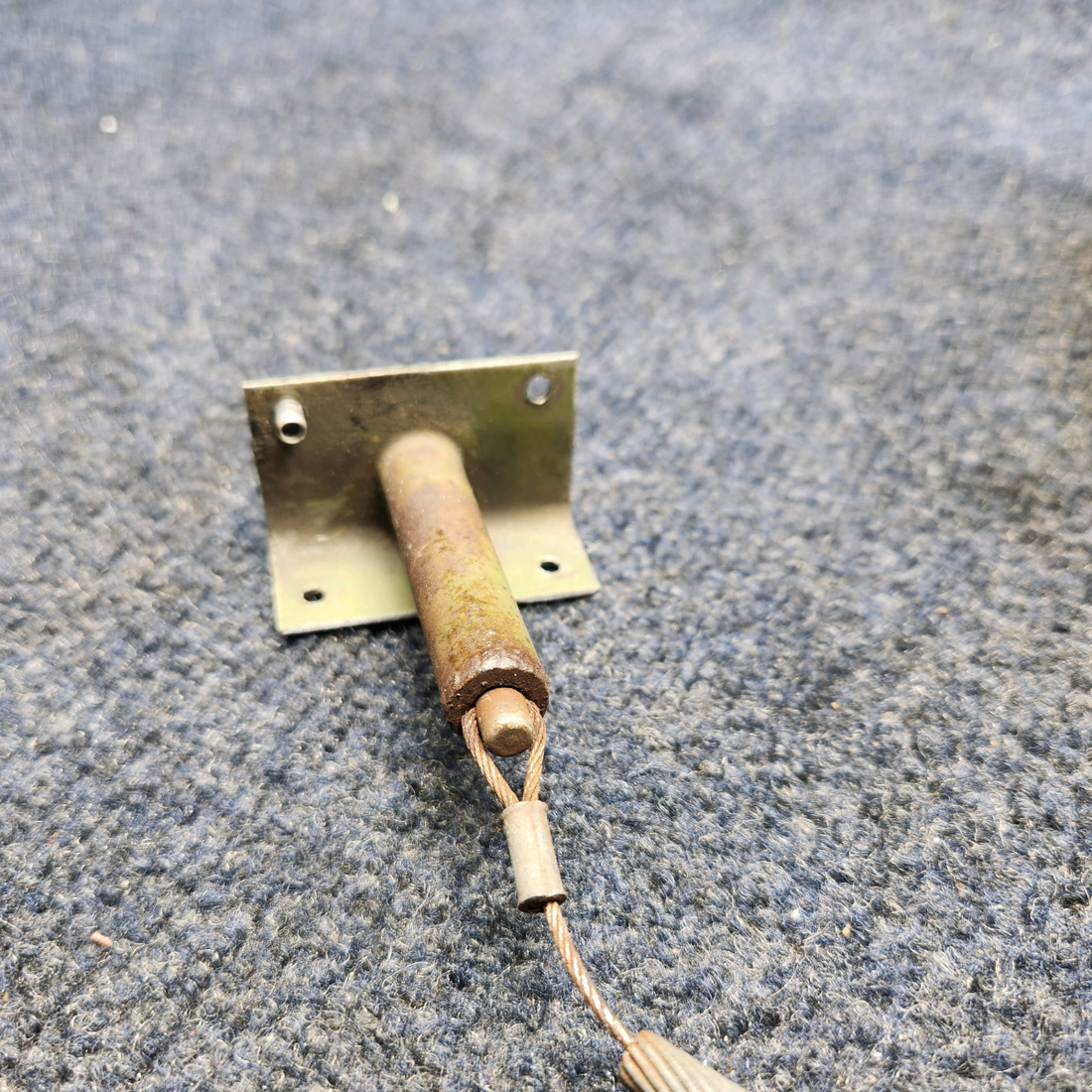 Used aircraft parts for sale, 96863-006 Piper PA32RT-300 ACTUATOR ASSY DOOR LATCH LOWER