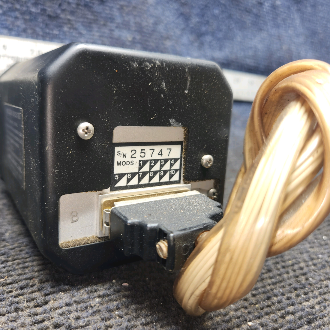 Used aircraft parts for sale, ID-825 Narco Avionics Piper PA-28-140 Localizer Glideslope Indicator With connector