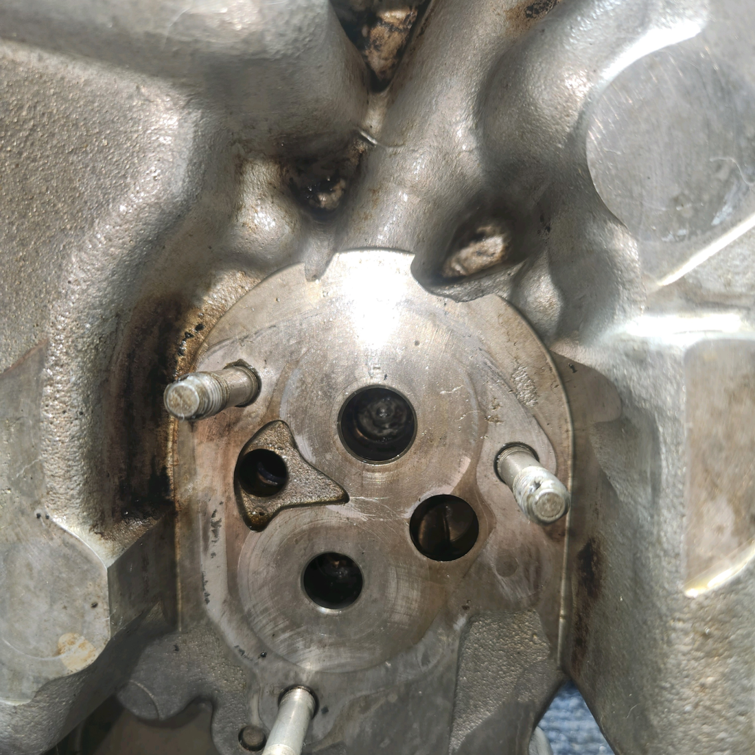 Used aircraft parts for sale, 21A21533-04 Lycoming Piper PA-28-140 Housing Assembly – Accessory