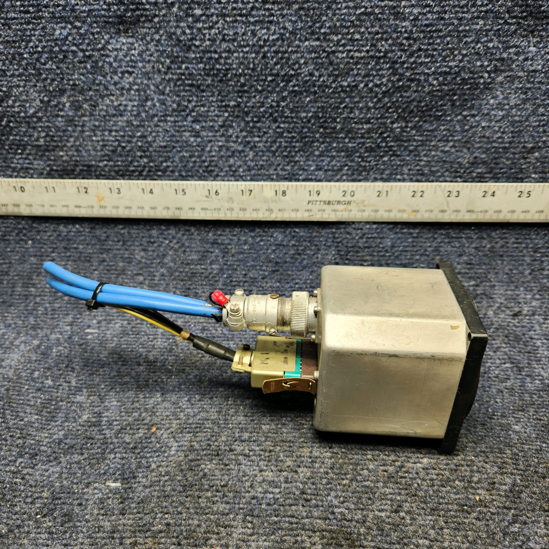 Used aircraft parts for sale, 066-3017-00 Bendix King Mooney M20K RADIO KI-225 ADF INDICATOR (VOLTS: 14-28)