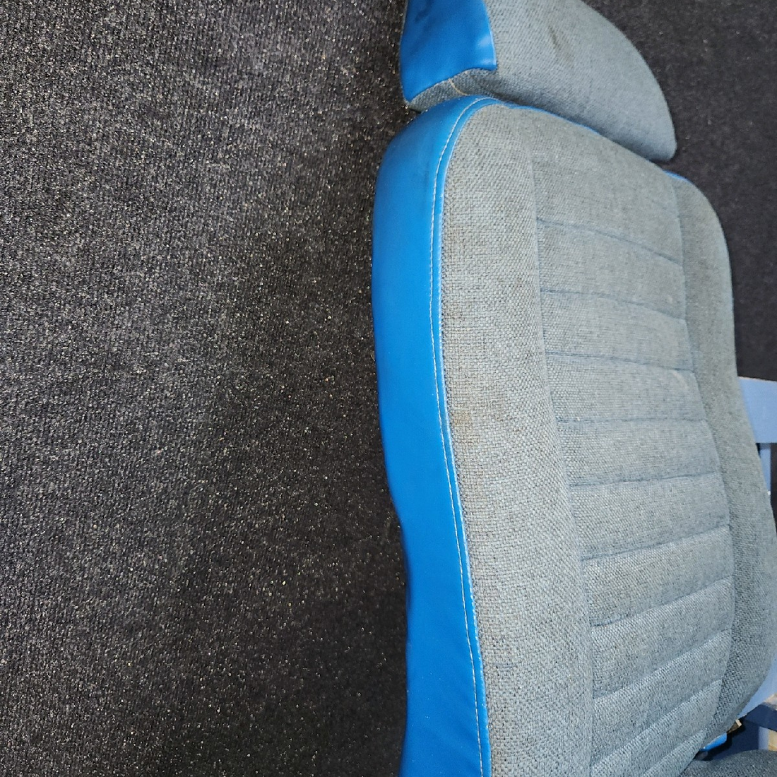 Used aircraft parts for sale, 79337-022 piper PA-28-181 Front Co-Pilot Seat Assembly – RH