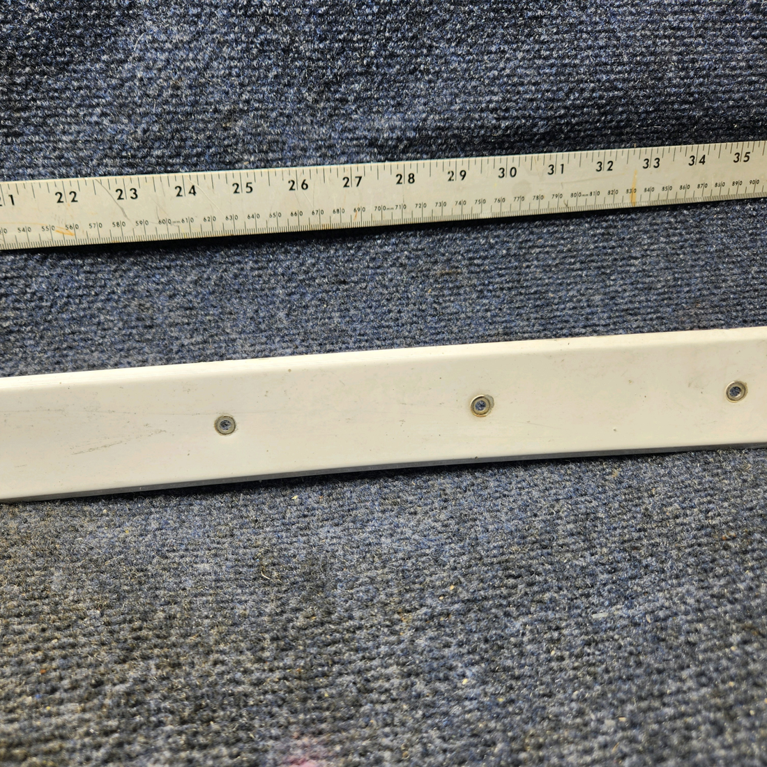 Used aircraft parts for sale, 79557-000 PIPER PA28-161 Warrior III TRIM STRIP WINDSHIELD CENTER