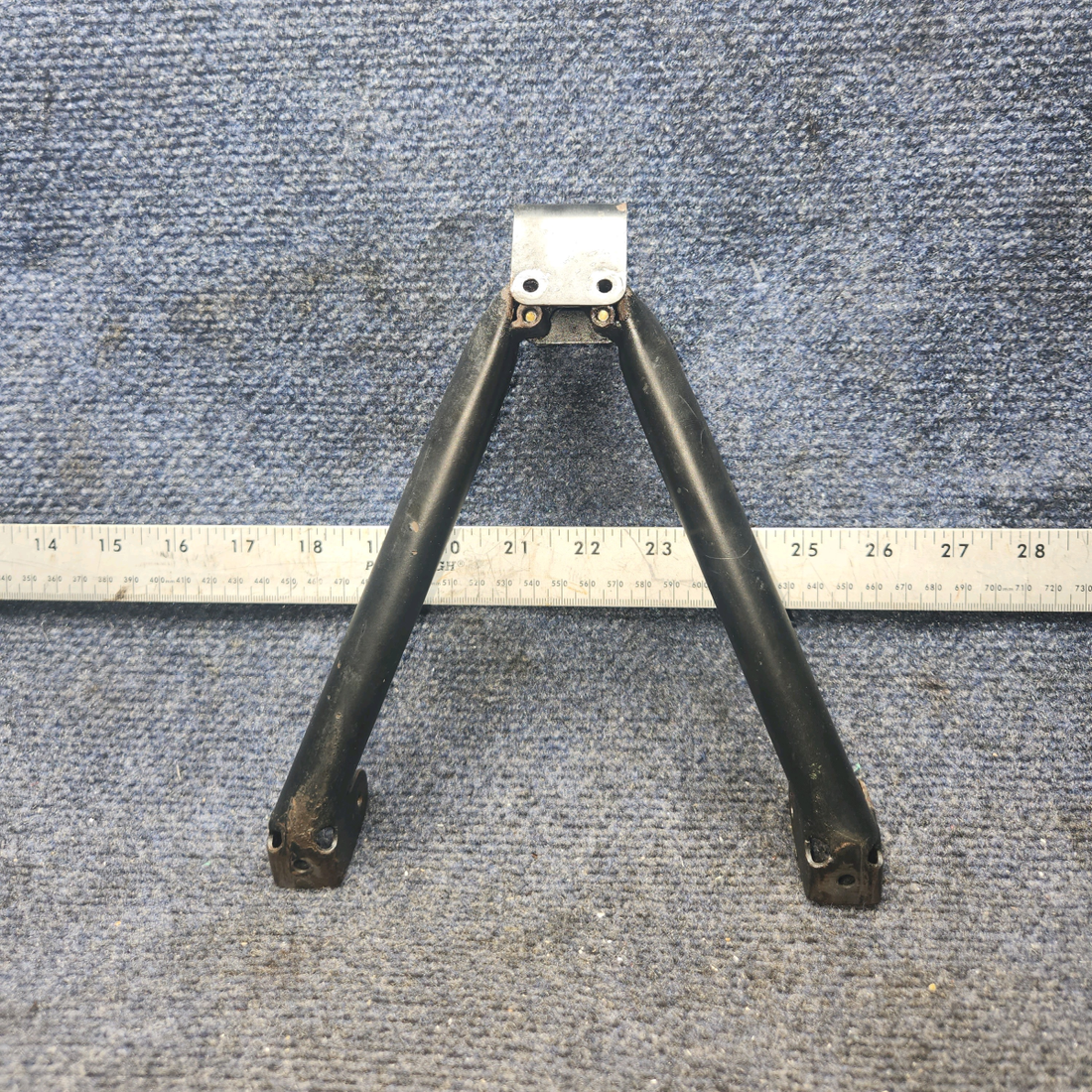 Used aircraft parts for sale, 63464-000, 68468-000 Piper PA28-140 Toe Brake Brace Assy with Braket