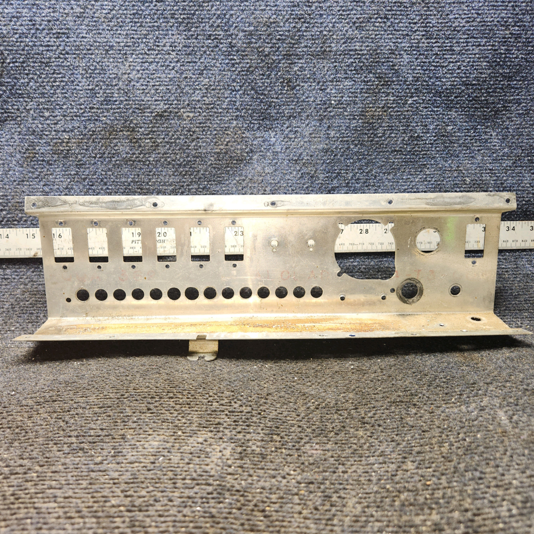 Used aircraft parts for sale, 0713622-4 Cessna 182G Switch Panel