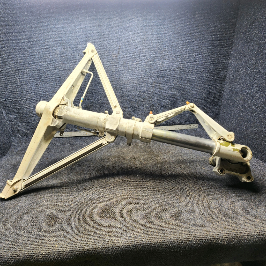 Used aircraft parts for sale, 95-810002-618 BEECHCRAFT 95-55B Gear Assy Main - RH