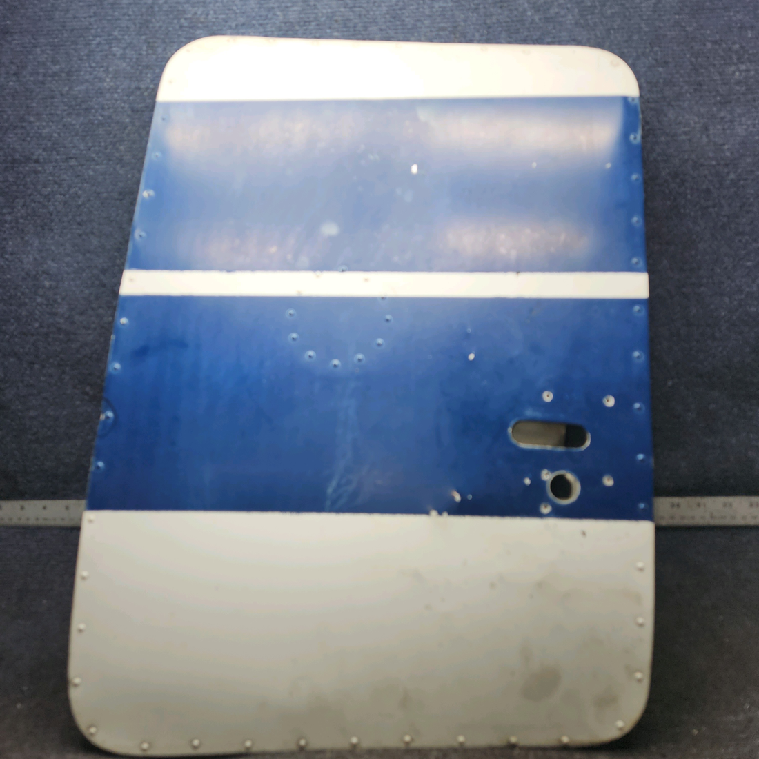 Used aircraft parts for sale, 0711101-33 Cessna 172F Baggage Door Structure