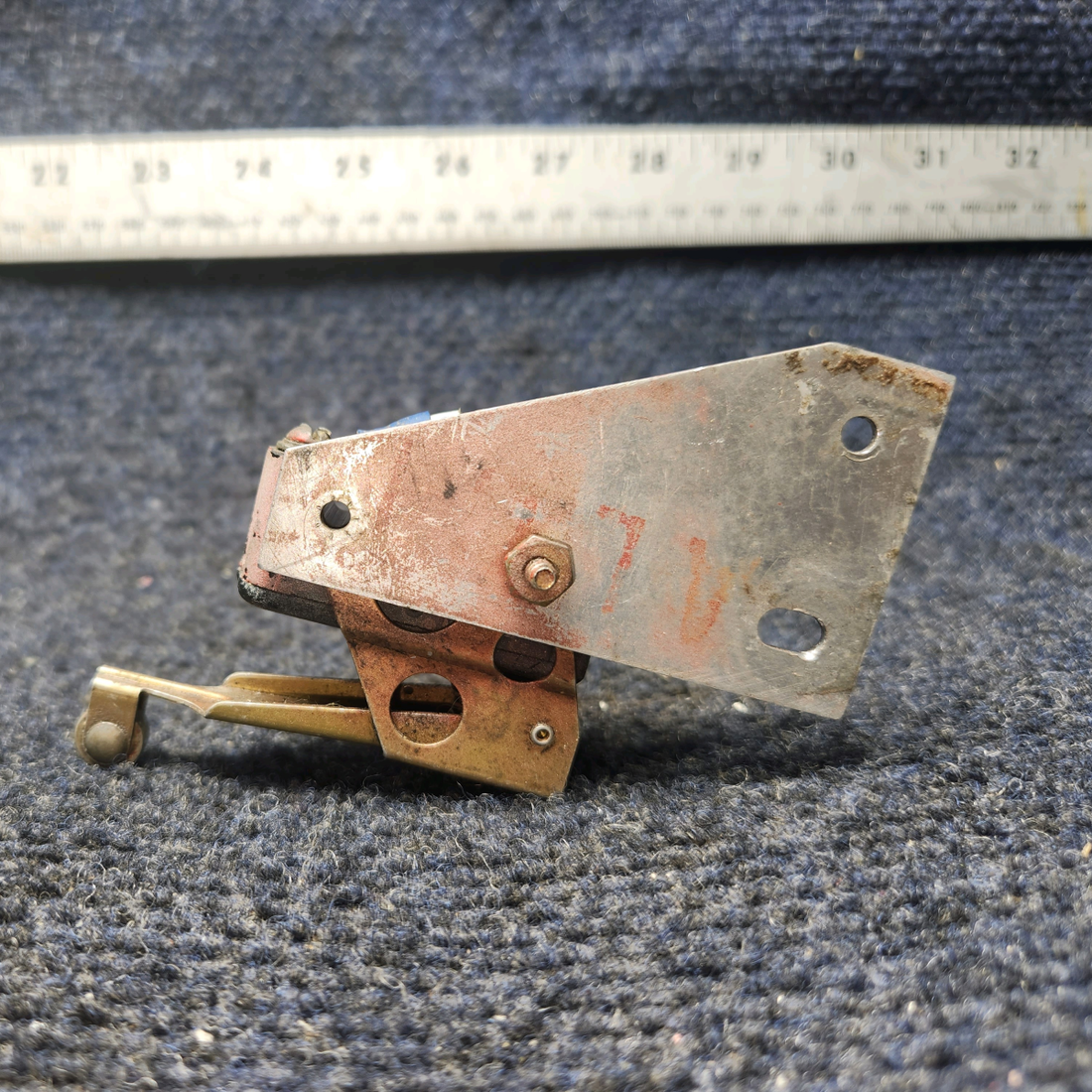 Used aircraft parts for sale, MS25026-1 Honeywell BEECHCRAFT 95-55B Micro Limit Swich ASSY