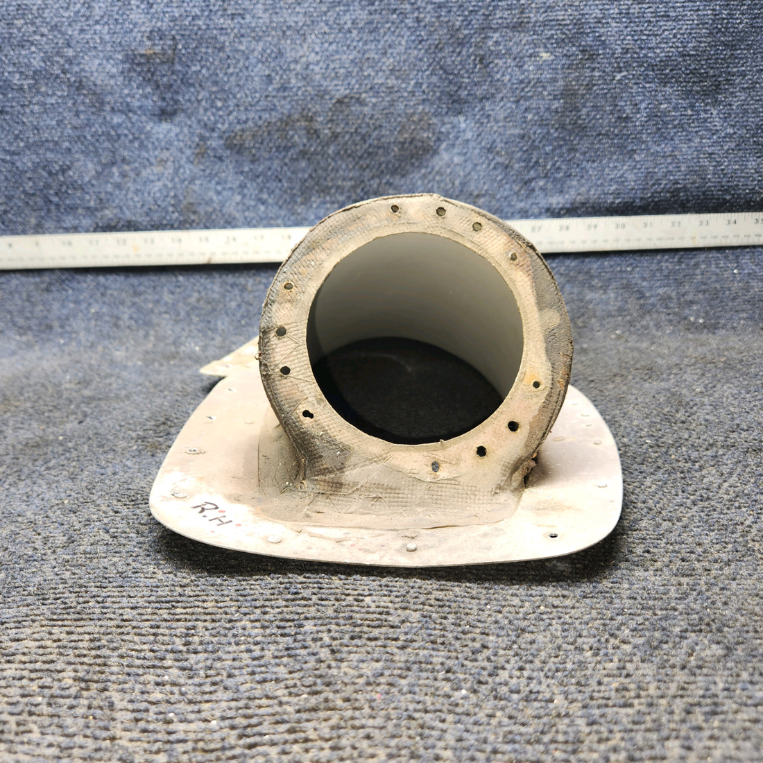 Used aircraft parts for sale, 2452006-22 Cessna 172RG Landing Light Housing Assy - RH