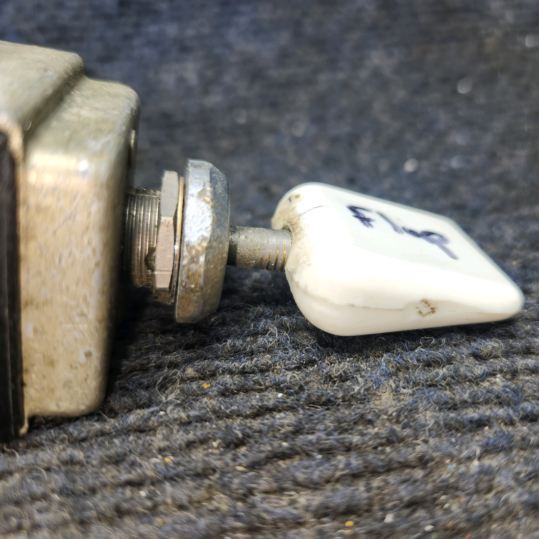 Used aircraft parts for sale, 7672K5 Eaton Cessna 182G Flap Toggle Swith