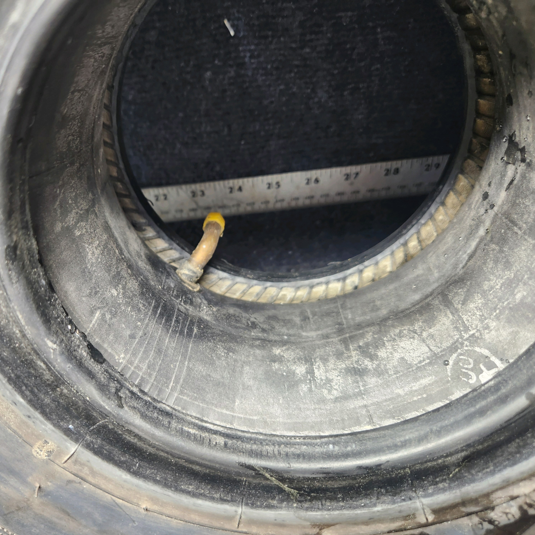 Used aircraft parts for sale, 606C66-8 Goodyear Beechcraft 35-33 Flight Custom III Tire