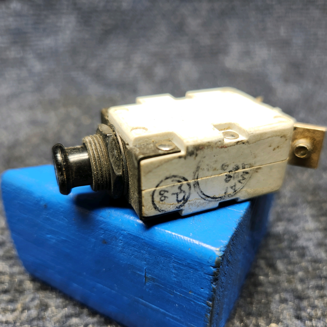 Used aircraft parts for sale, 7271-8-35 KLIXON CIRCUIT BREAKERS 35 AMP "PRICE PER EACH"