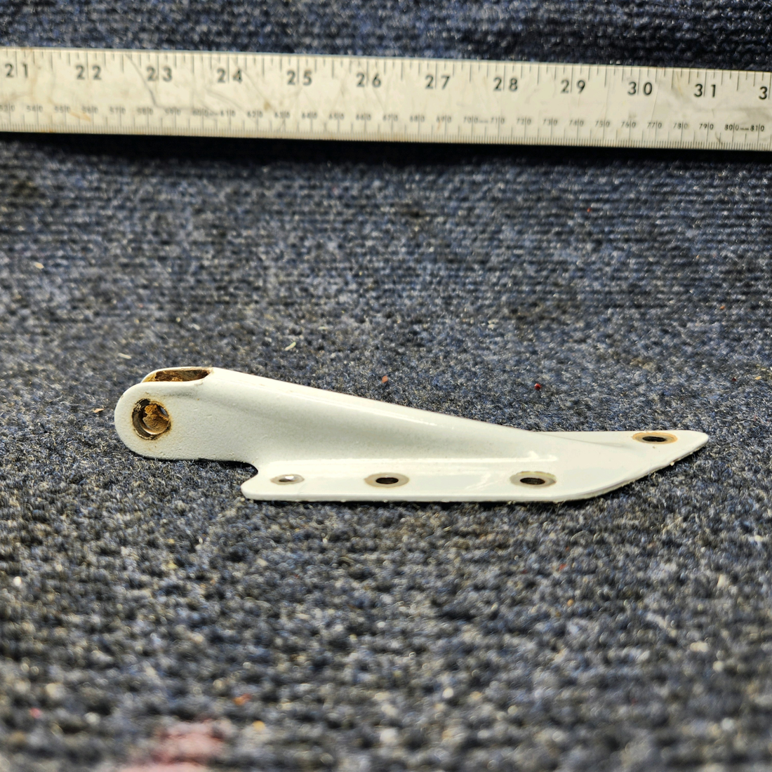 Used aircraft parts for sale, 79475-08 Piper PA28-140 Cabin Door Hinge Lower