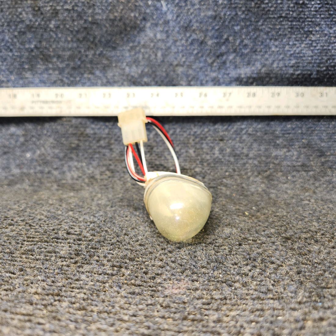 Used aircraft parts for sale, A427 WHELEN Beechcraft C23 SUNDOWNER Strobe Light Lens