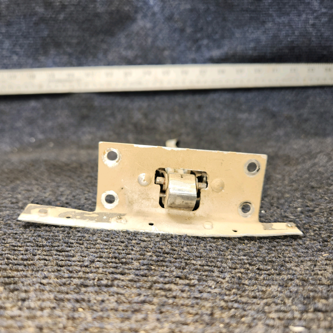 Used aircraft parts for sale, 0511112-17 Cessna 172 Cabin Door Latch Assembly "Has Repair"