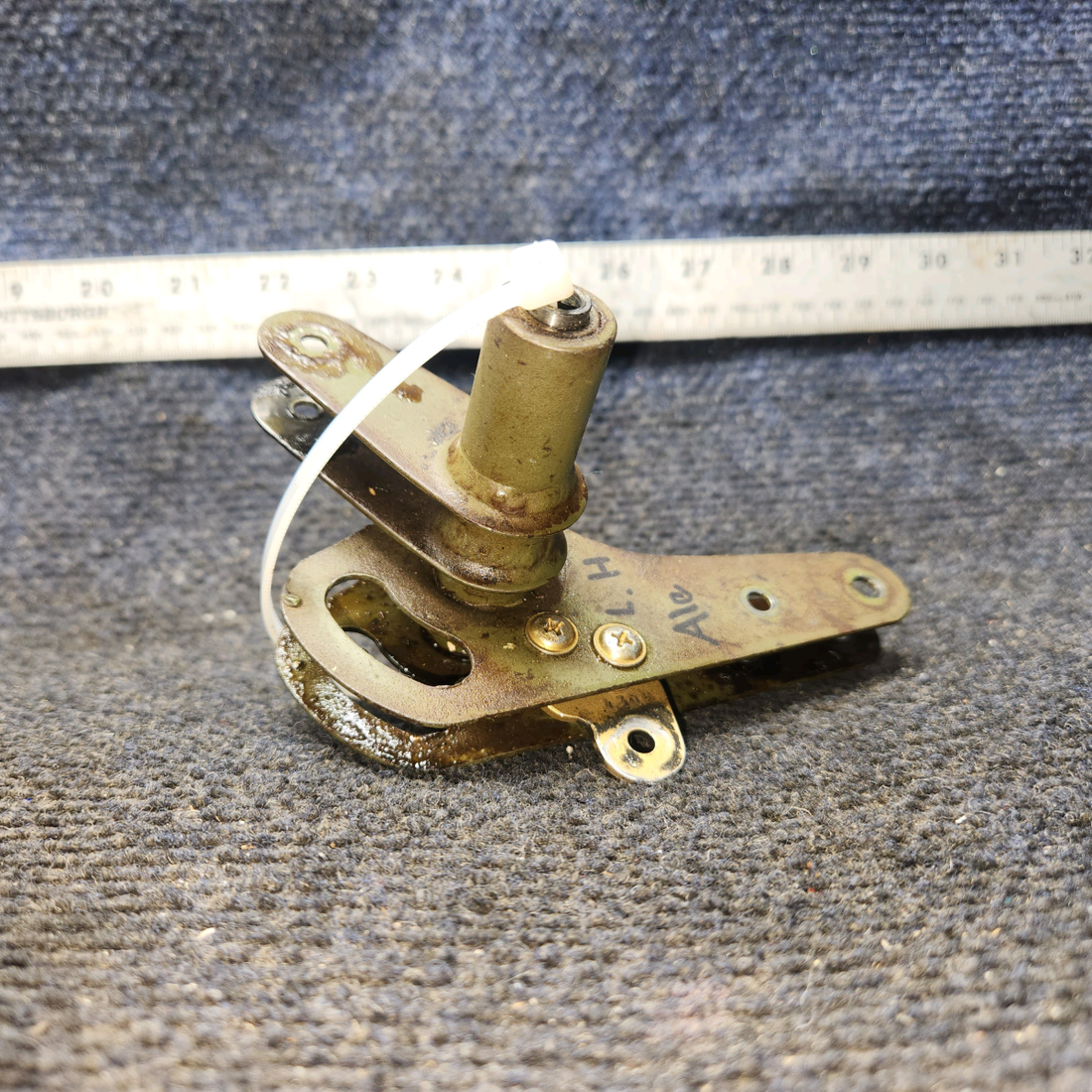 Used aircraft parts for sale, 0760611-1 Cessna 182G Aileron Bellcrank Assembly - LH