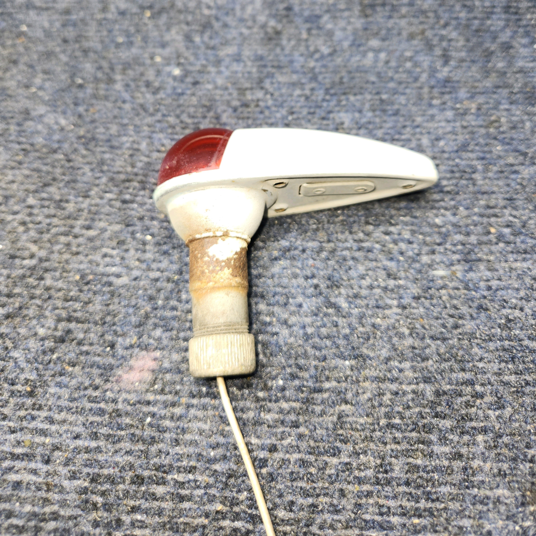 Used aircraft parts for sale, C6220001-0201 Cessna 172RG Navigation Light Assembly W/ lens 12V RH